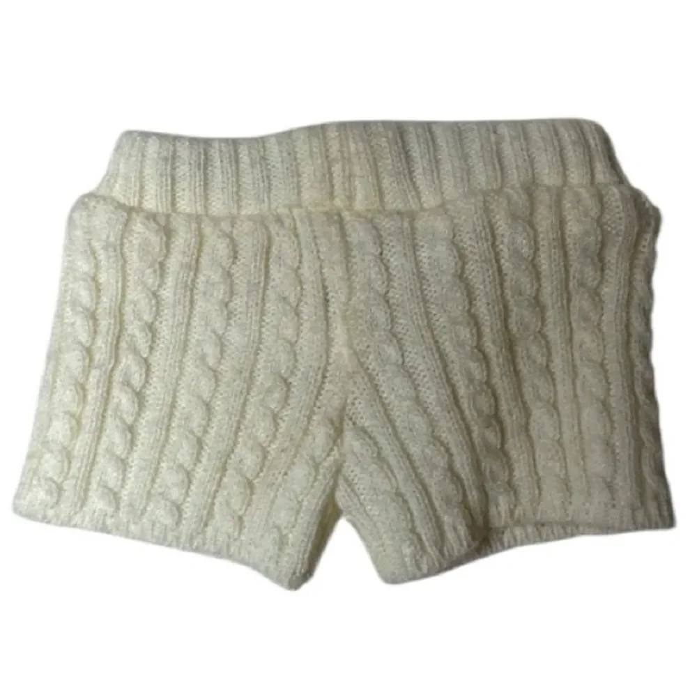 American Girl Winter White Truly Me 2015 Cable Knit Shorts.